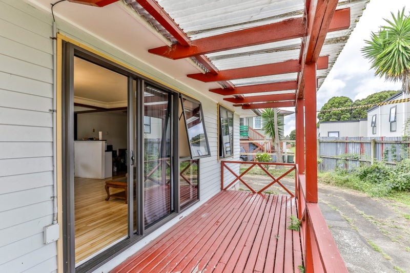 21 Julian Place, Otara, Auckland - Carousel 2