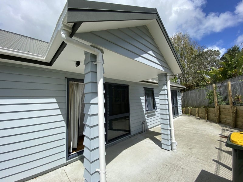 10 Ensign Place, Hillcrest, Auckland - Carousel 1