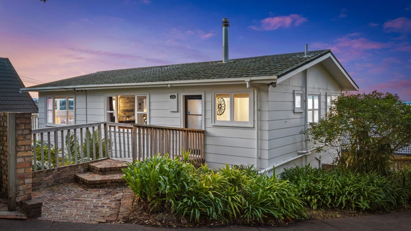 452 Whangaparaoa Road, Stanmore Bay, Whangaparaoa - Carousel 1