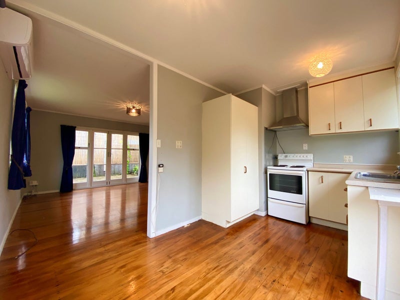 18 Batkin Road, New Windsor, Auckland - Carousel 2