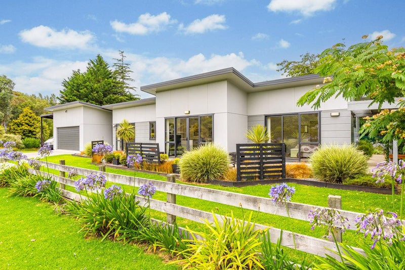 1 Sandcroft Drive, Westmere, Whanganui - Carousel 1