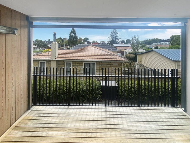 3/5 Peachgrove Road, Te Atatu Peninsula, Auckland - Carousel 2