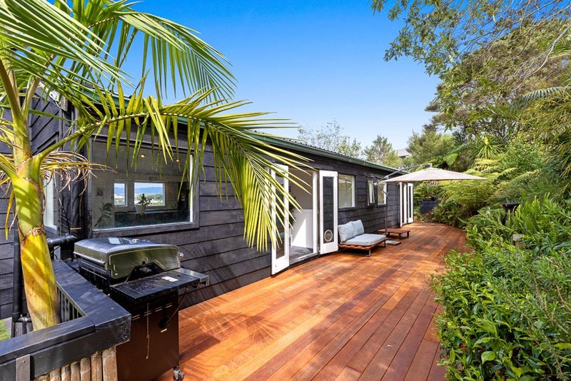 141 Matipo Road, Te Atatu Peninsula, Auckland - Carousel 1