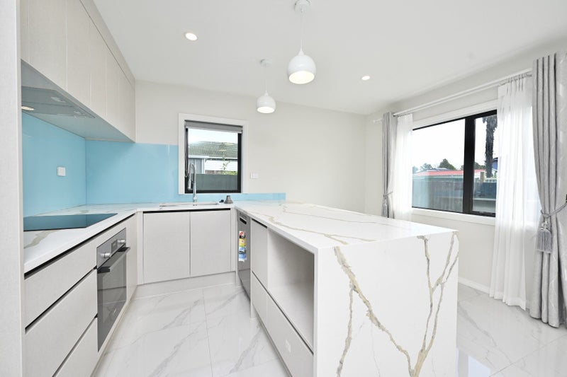 31 Bernard Street, Mount Wellington, Auckland - Carousel 1