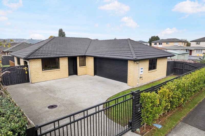 32 Kauri View Road, Papakura - Carousel 1