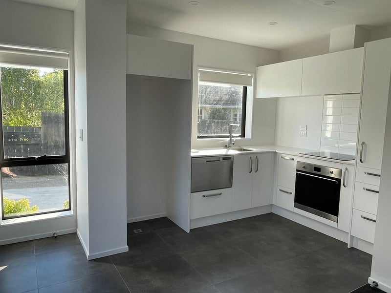 1/110 Kervil Avenue, Te Atatu Peninsula, Auckland - Carousel 2