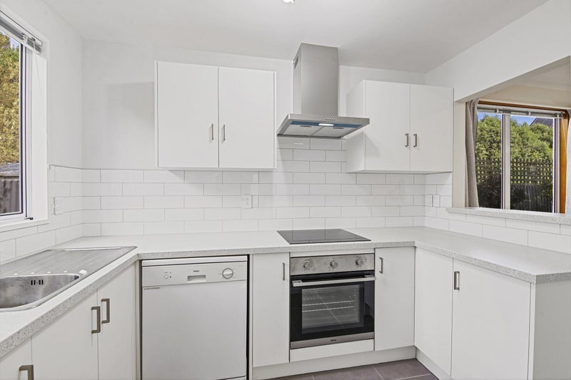 2/23 Canon Street, St Albans, Christchurch - Carousel 2