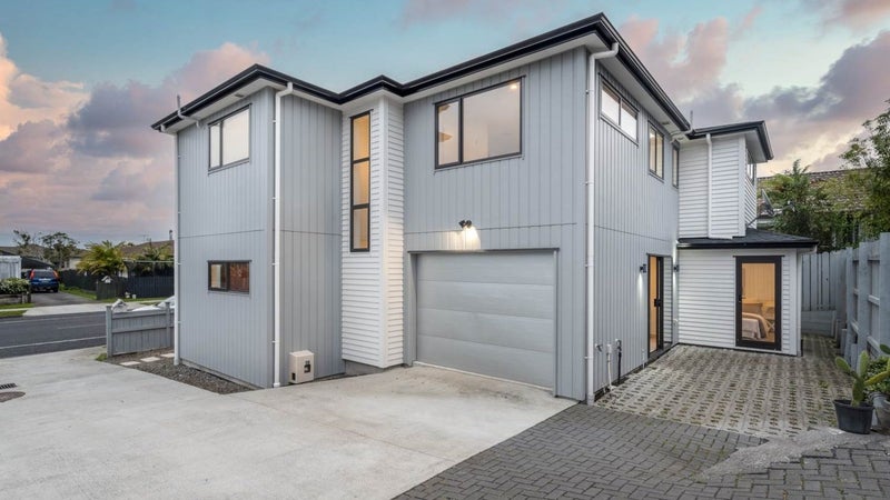 16 Gosford Drive, Botany Downs, Auckland - Carousel 1