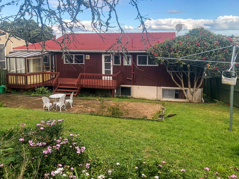 5 Busbridge Place, Hillcrest, Auckland - Carousel 1