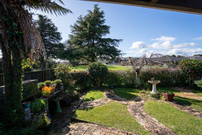 20 Sheridan Crescent, Leamington, Cambridge - Carousel 1