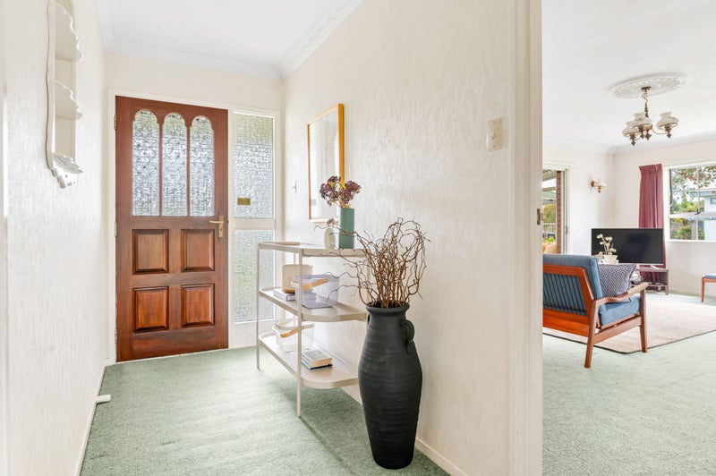 44 Glen Lynne Avenue, Queenwood, Hamilton - Carousel 2