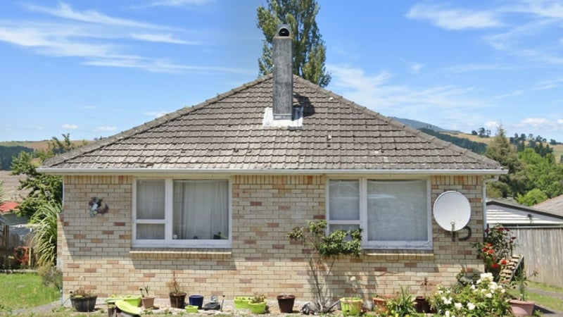 15 Rangiora Crescent, Wairakei, Taupo - Carousel 1