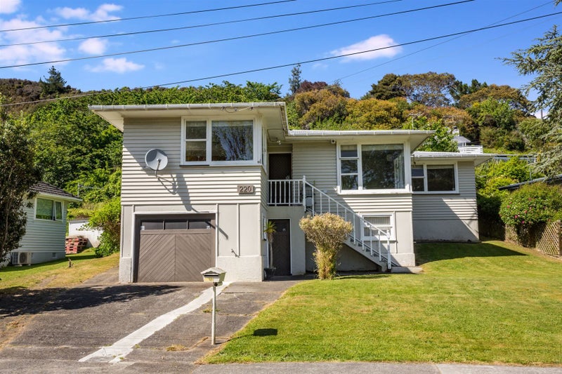 220 Waddington Drive, Naenae, Lower Hutt - Carousel 1
