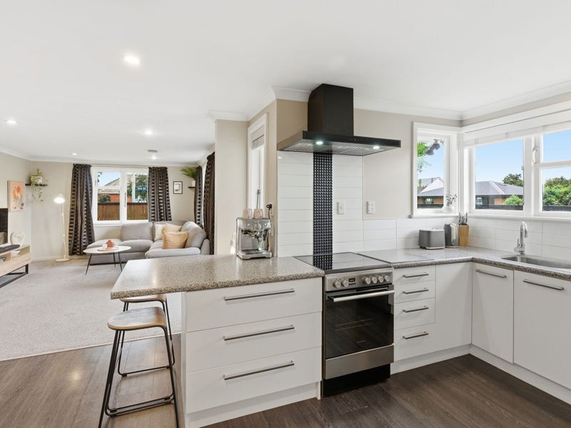 8 Dufek Crescent, Wigram, Christchurch - Carousel 2