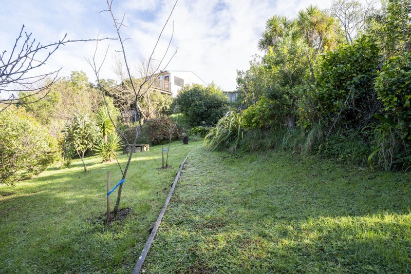 7 Padstow Place, Camborne, Porirua - Carousel 25