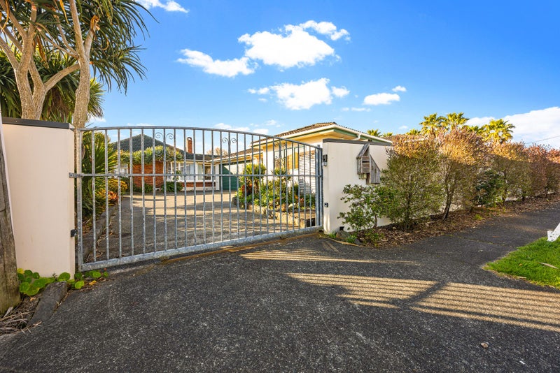 28 James Laurie Street, Henderson, Auckland - Carousel 2