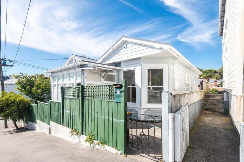 31 Colombo Street, Newtown, Wellington - Carousel 1
