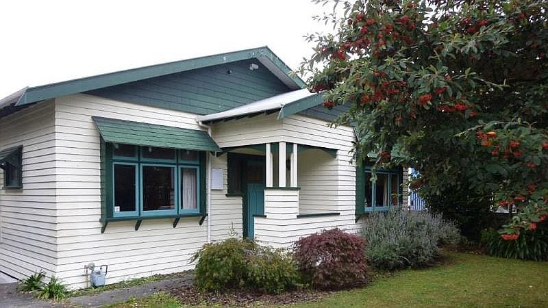 32 Kingswood Street, Takaro, Palmerston North - Carousel 1