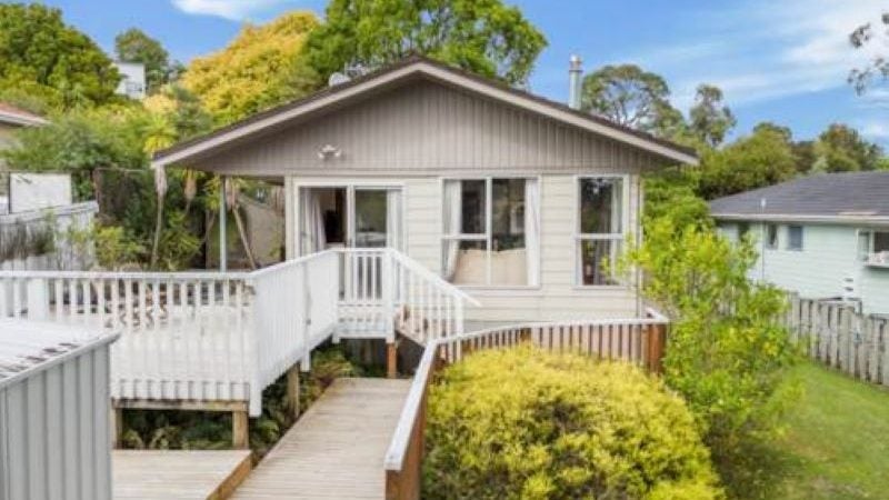 32 Terra Nova Street, Glen Eden, Auckland - Carousel 1