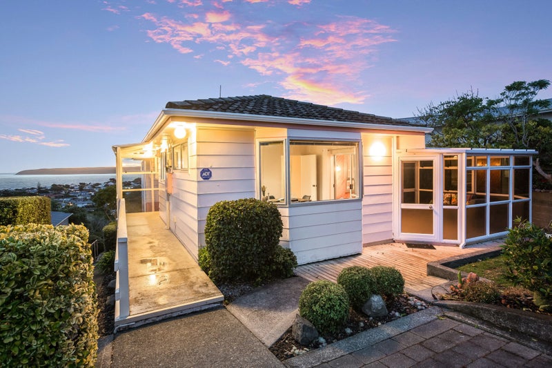 6 De Castro Place, Titahi Bay, Porirua - Carousel 2