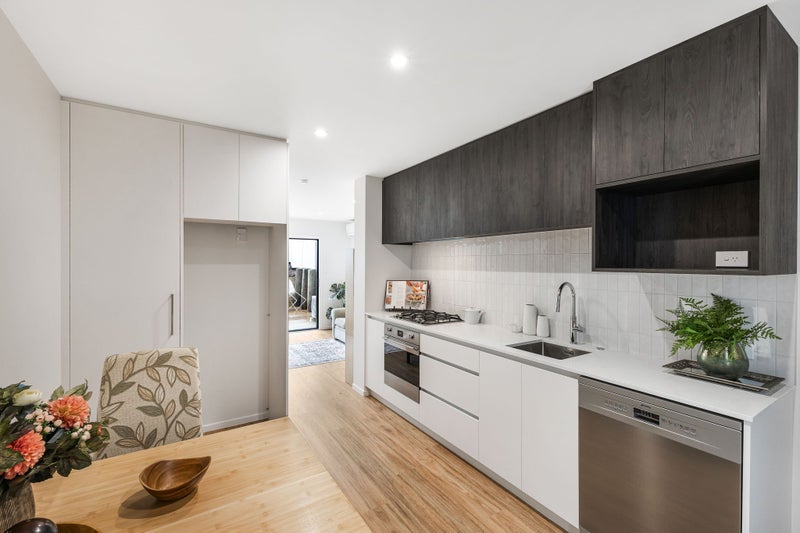 75 Vincent Street, Howick, Auckland - Carousel 1