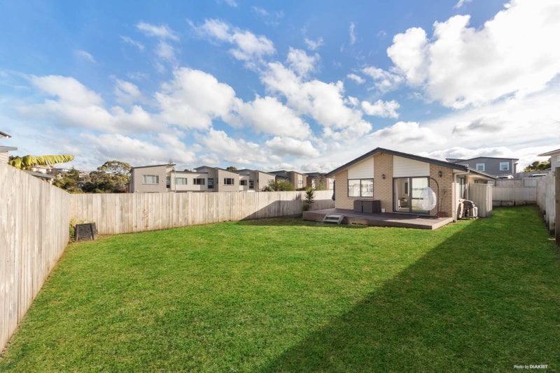 35A AWAROA RD, Sunnyvale , Auckland  - Carousel 2