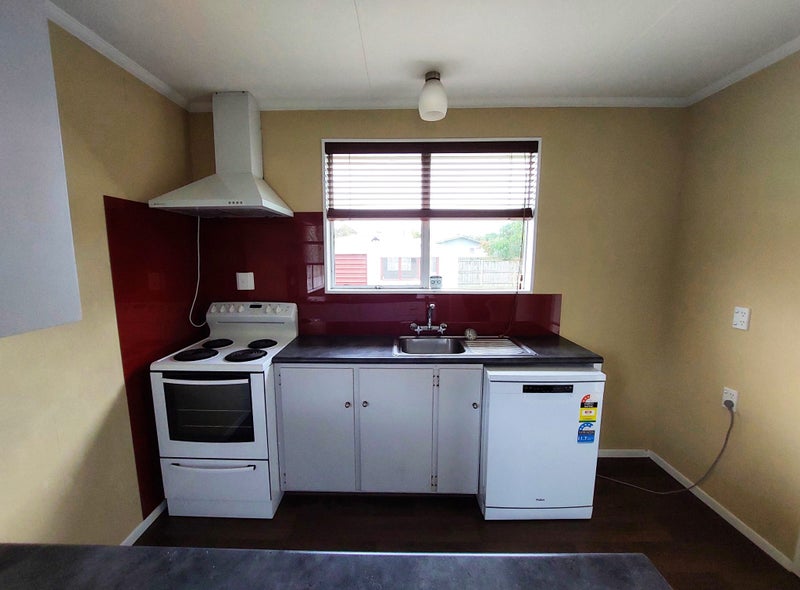 24 Mokau Place, Terrace End, Palmerston North - Carousel 2