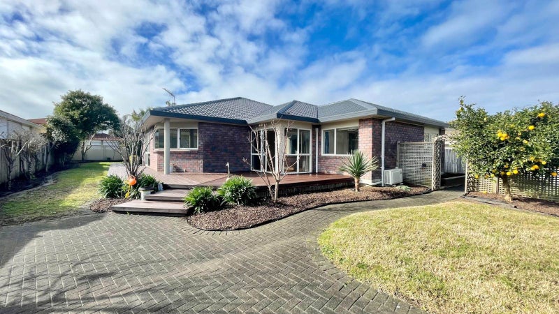 6 Astoria Place, Northpark, Auckland - Carousel 1