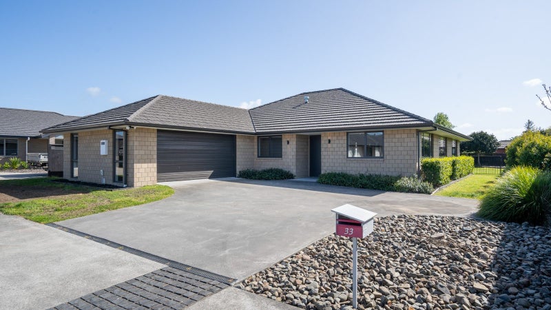 33 West Thompson Street, Leamington, Cambridge - Carousel 1