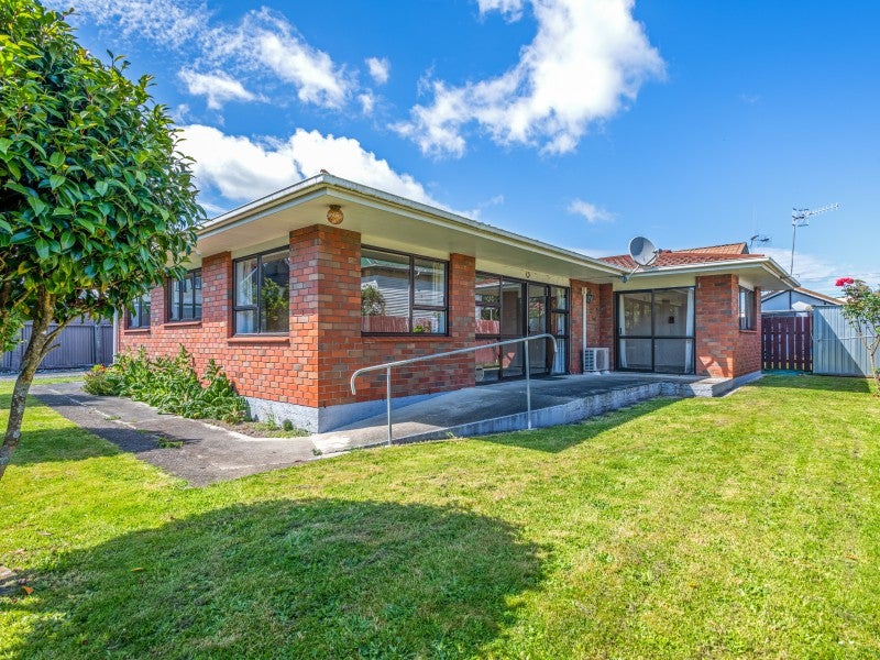 6B Tararua Street, Pahiatua - Carousel 1