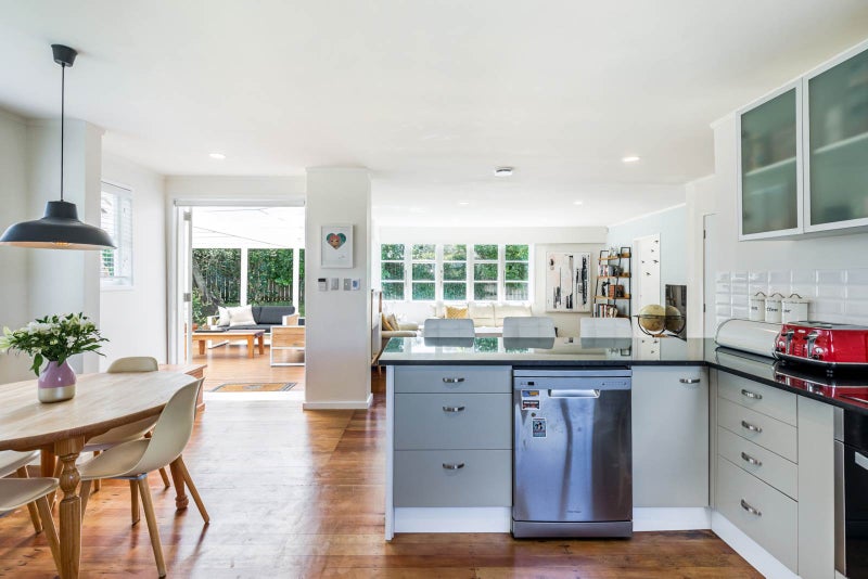 17 Hobson Drive, Panmure, Auckland - Carousel 2