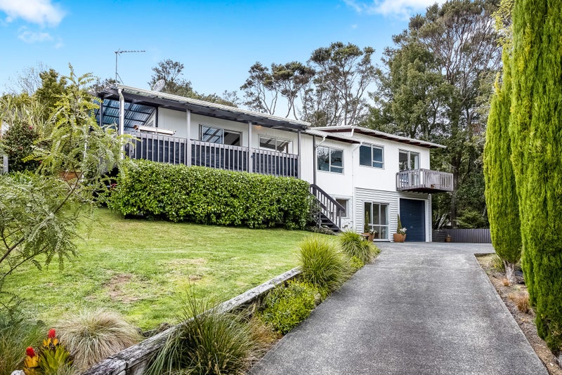 12 Eugen Place, Bayview, Auckland - Carousel 1