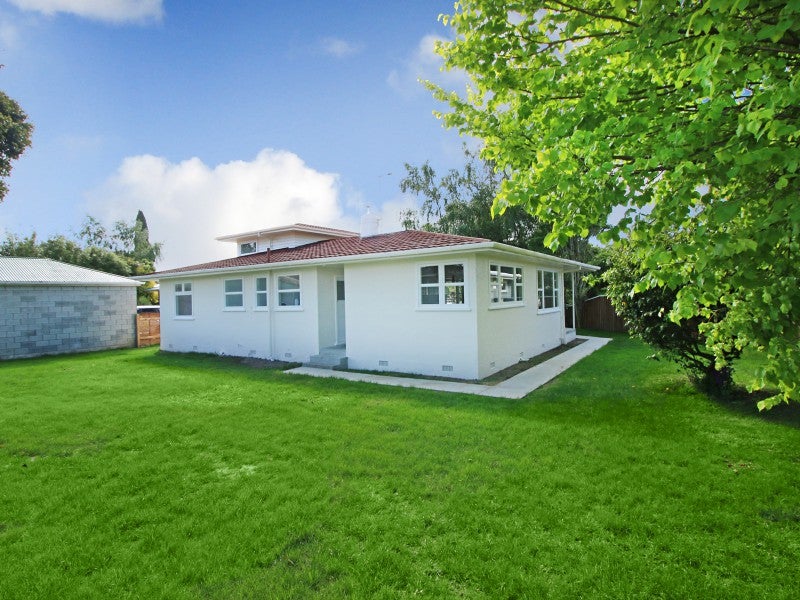 8 Laurel Place, Awapuni, Palmerston North - Carousel 2