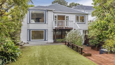 33 Clark Street, Khandallah, Wellington - Carousel 1