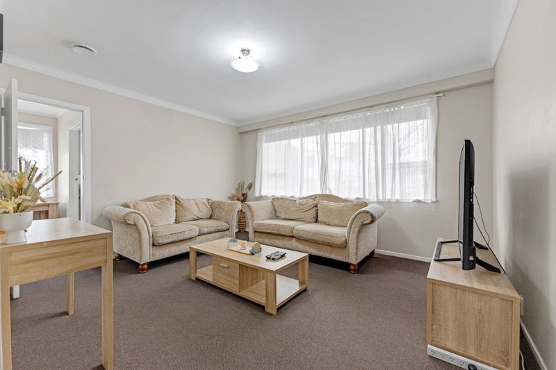 2 Ellen Street, Manurewa East, Auckland - Carousel 1