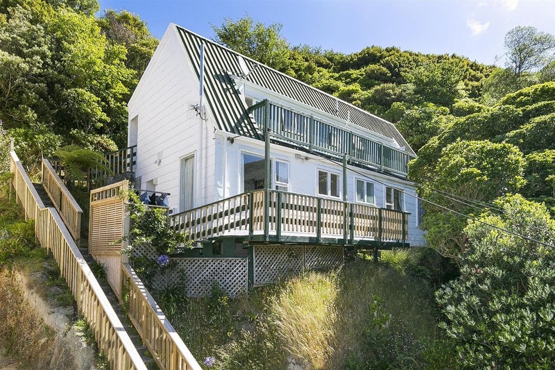 105A Awarua Street, Ngaio, Wellington - Carousel 1