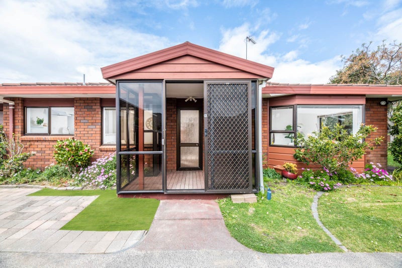 1/5 Rothesay Bay Road, Rothesay Bay, Auckland - Carousel 2