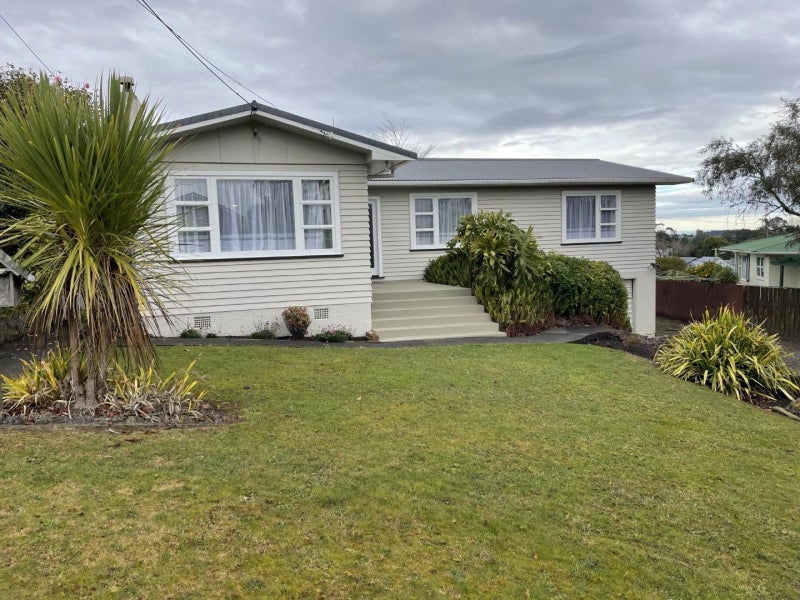 1 Bastia Avenue, Bastia Hill, Whanganui - Carousel 1