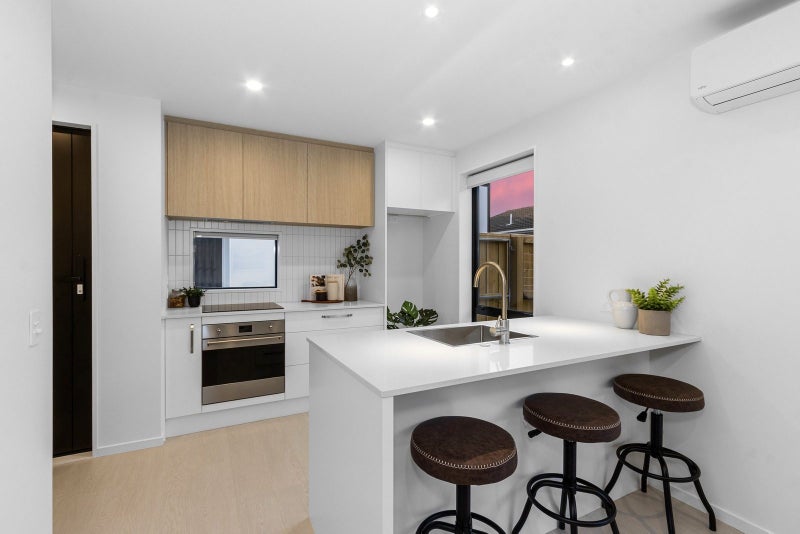 2/49 Laurence Street, Waltham, Christchurch - Carousel 2