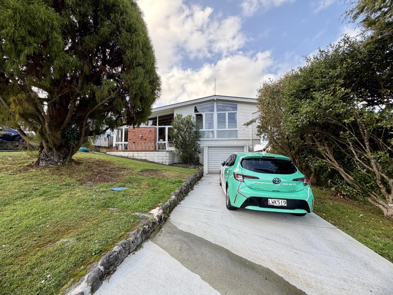 6 De Val Drive, Titirangi, Auckland - Carousel 11