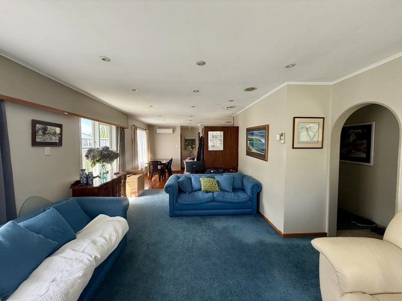16 Archbold Street, Newlands, Wellington - Carousel 2