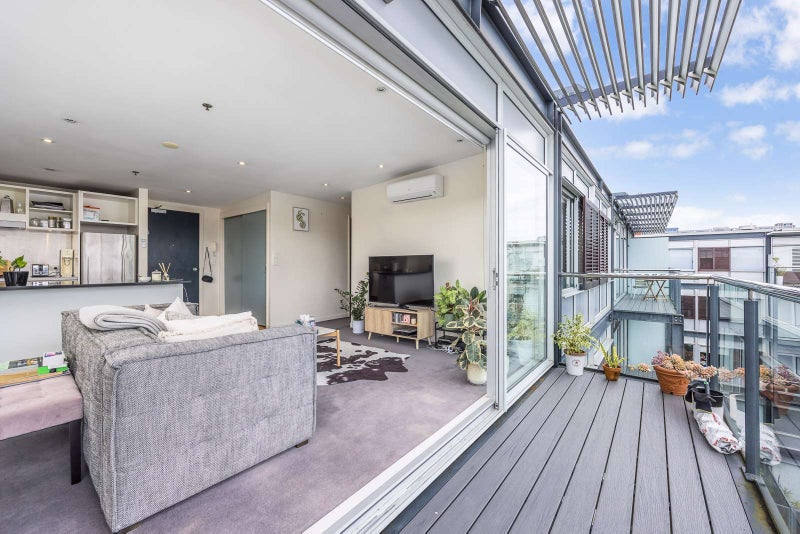 64 West Harbour Drive, West Harbour, Auckland - Carousel 1
