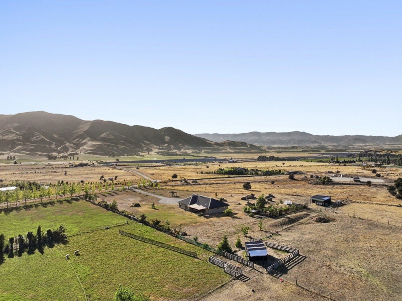 55 Totara Place, Queensberry - Carousel 1