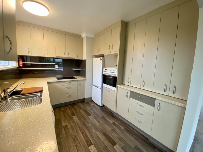 3/183 Shakespeare Road, Milford, Auckland - Carousel 21