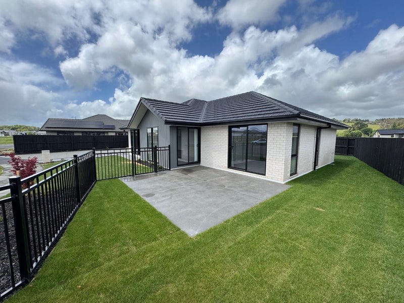 5 Cabbage Close, Halswell, Christchurch - Carousel 2