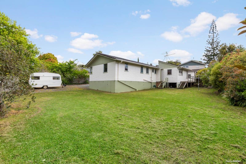 17 Juniper Road, Sunnynook, Auckland - Carousel 2