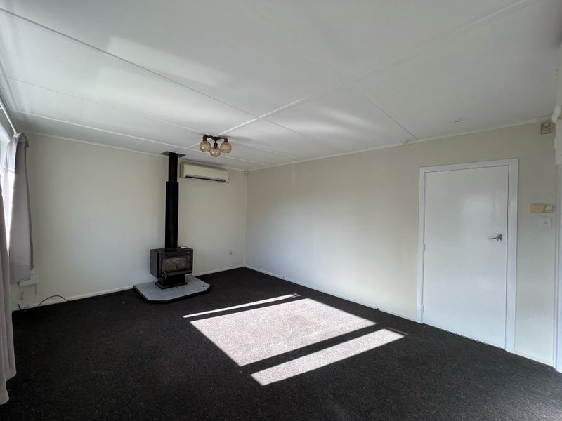 3 Delaney Drive, Stokes Valley, Lower Hutt - Carousel 2
