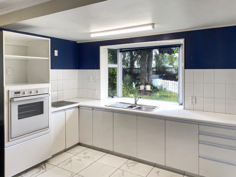 5 Clarevale Street, Burwood, Christchurch - Carousel 2