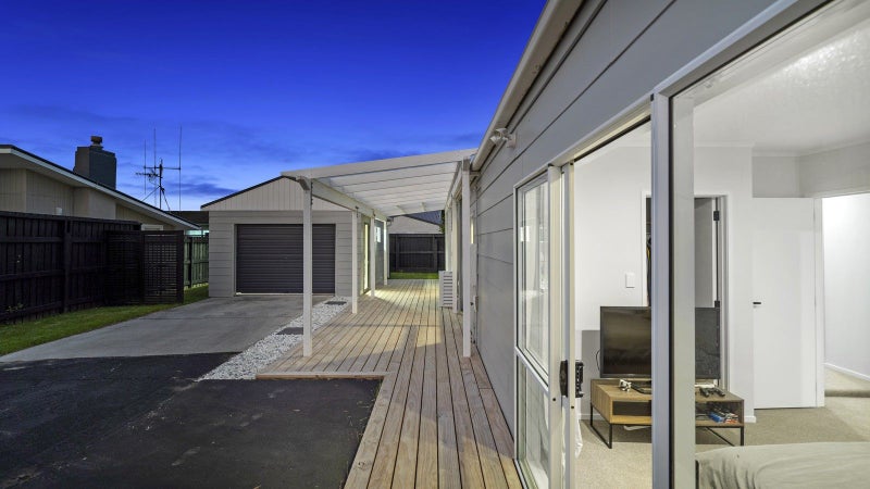 8 Mardi Place, Mount Maunganui - Carousel 2