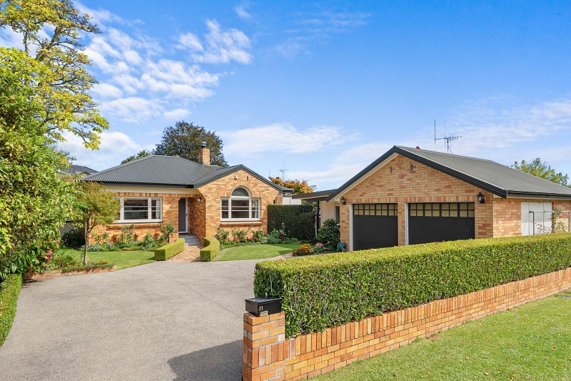 31 Casey Avenue, Fairfield, Hamilton - Carousel 1